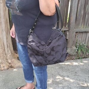 Coach Signature hobo shoulder bag, a Y2K-style And Crossbody 2010